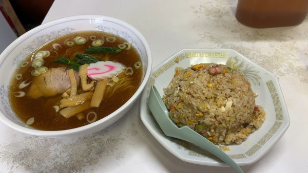 「Aセット　ラーメン+半チャーハン　900円」@中華料理 天龍の写真