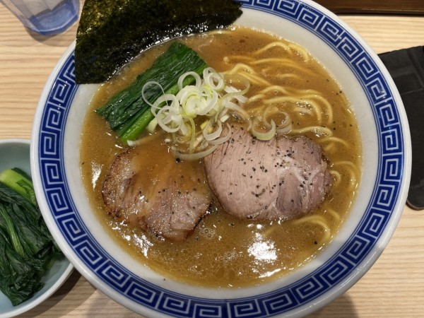 「醤油らーめん900円＋小松菜150円」@麺屋二代目 弘の写真