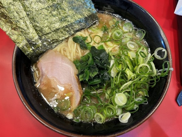 「らーめん700円＋九条ねぎ100円」@らーめん 谷瀬家 新橋店の写真