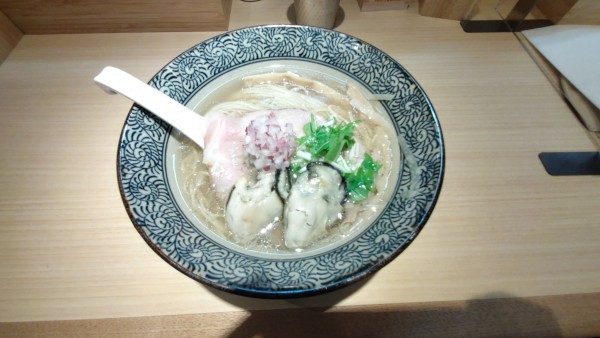 「淡麗牡蠣中華そば」@中華そば 漣の写真