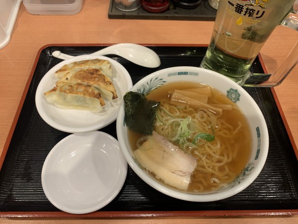 「半ラーメン220+3個餃子150＝370円」@日高屋 巣鴨北口駅前店の写真