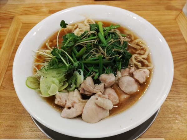 「芹そば・中盛」@麺や 七彩 八丁堀店の写真