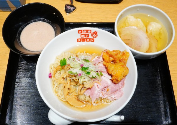 「【八咫烏】2種のつけダレの特製鳥天つけ麺（塩）」@#新宿地下ラーメンの写真