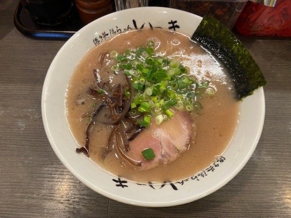 「らーめん（麺・普通）」@博多長浜らーめん いっきの写真