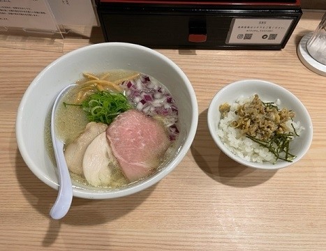 「はまぐり鶏白湯そば 塩 900円＋貝ごはん(小) 150円。」@中華そば みかわの写真