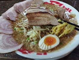 「みそ(普通盛こってり)(950)＋ヤキブタチャー(400)」@らーめんや煌の写真