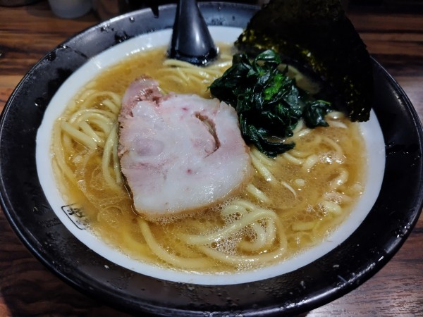 「太麺　：カタめ　＋替玉（細麺）※サービス　：コナおとし」@豚骨醤油らーめん 誠屋 八幡山本店の写真