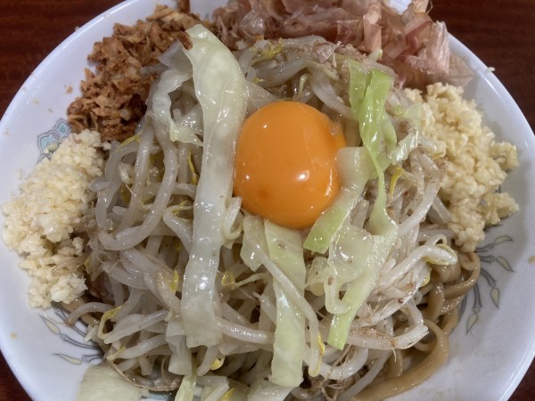 「汁なし+ヤサイ少な目+ニンニク」@D麺の写真