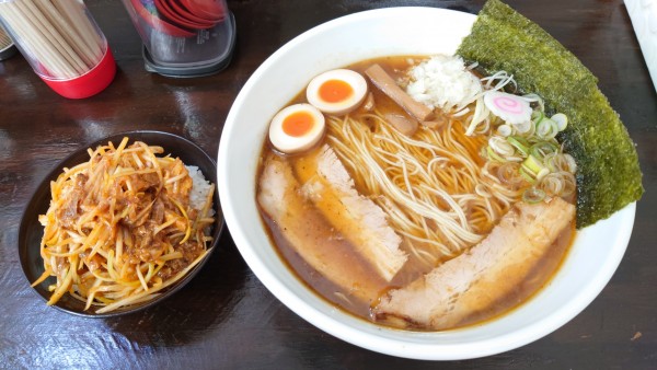 「醤油ラーメン 780円 + ネギチャーシュー丼 320円」@麺屋こうきの写真