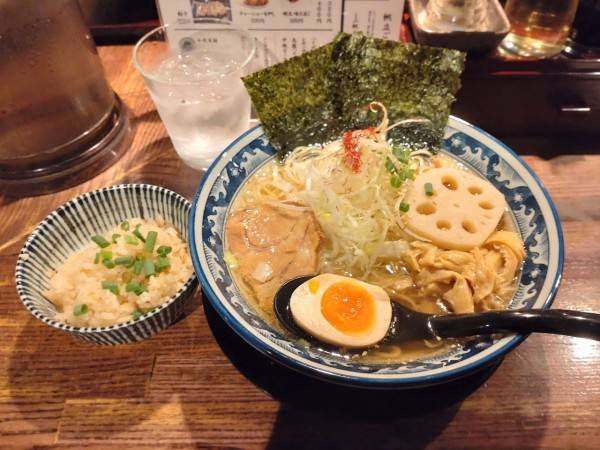 「ひのでやラーメン大盛ミニ帆立ごはんセット」@和風楽麺 四代目 ひのでやの写真
