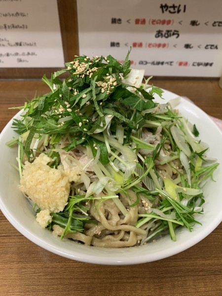 「【5/3〜5/5限定】お野菜もぐもぐ豚しゃぶ油そば 大」@ラーメンの店 どでん 北浦和店の写真