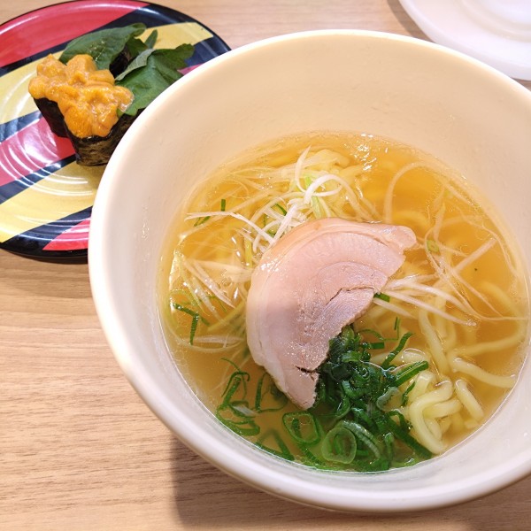 「鯛のスープの塩ラーメン385円他」@かっぱ寿司 鎌ヶ谷店の写真