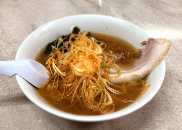 「辛ネギ醤油ラーメン(750円)」@ファミリー亭の写真