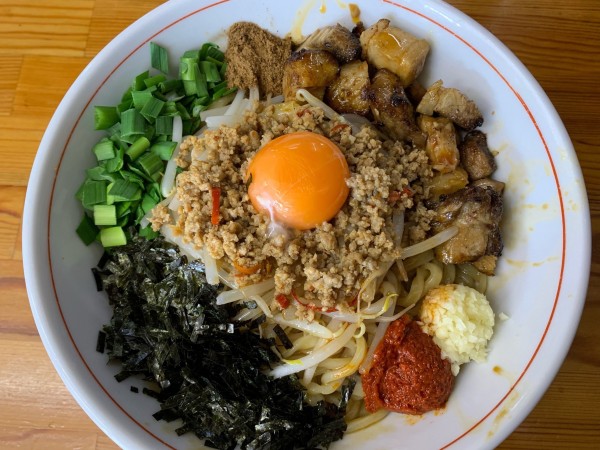 「誤爆まぜそば大盛」@ラーメン・つけ麺 爆王の写真
