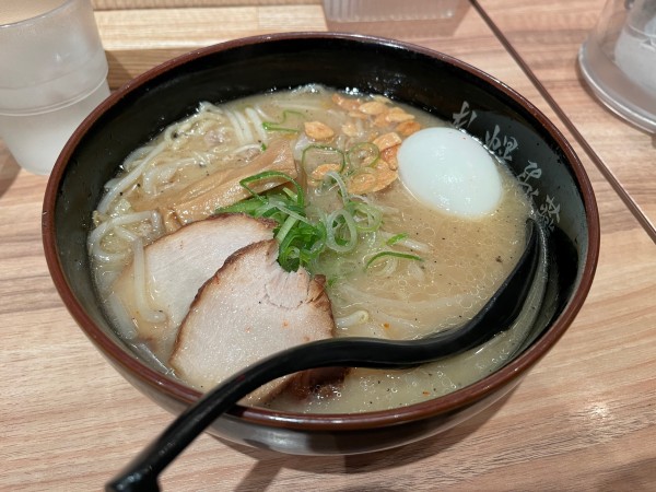 「我流札幌塩らーめん　日本一のトロ塩味玉子」@札幌飛燕の写真