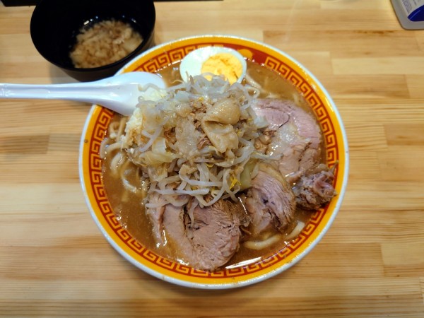 「ラーメン(豚2枚・半玉子)」@えどもんど 中野の写真