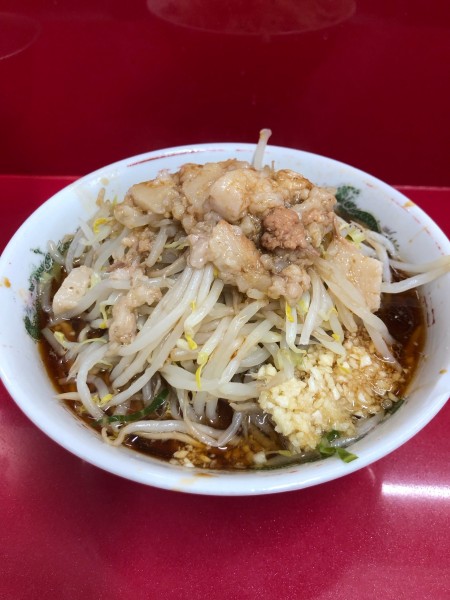 「小ラーメン麺半分豚1枚　750円」@ラーメン二郎 越谷店の写真