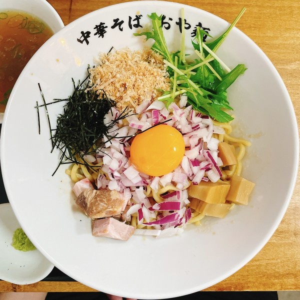 「鶏油のまぜそば スープ・追い飯付」@中華そば おや麺の写真