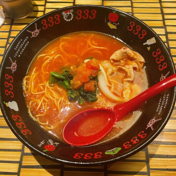 「トマトラーメン」@元祖トマトラーメン三味 博多駅東店の写真