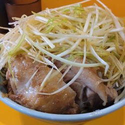 スパイシードクロ（麺半分＋ネギ）