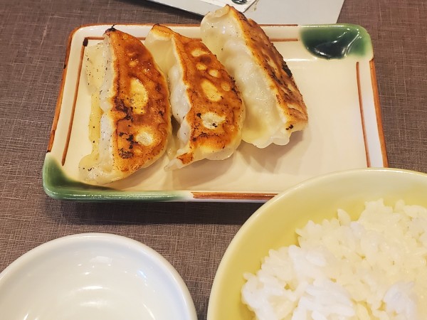 「旨辛ニラ豚そば・餃子セット」@きゃべとんラーメン 横浜青葉台店の写真