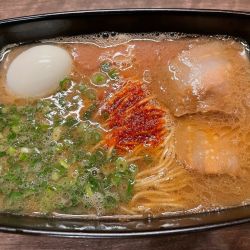 釜だれとんこつラーメン+半熟塩ゆでたまご