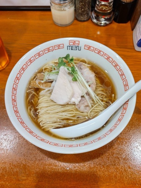 「醤油らぁ麺  大盛」@noodle kitchen 六九麺の写真