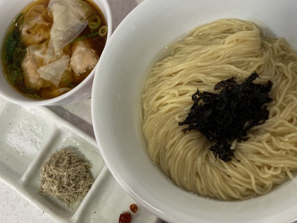 「昆布水醤油つけ麺S＋ワンタン」@ラーメン星印の写真