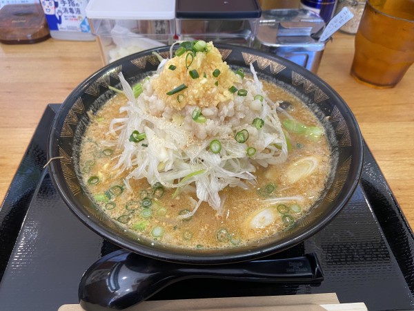 「背脂ニンニク味噌ラーメン(780円)」@優勝軒 日立店の写真