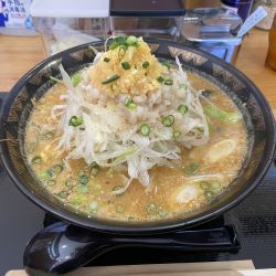 背脂ニンニク味噌ラーメン(780円)