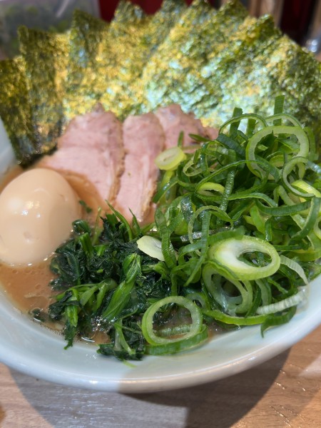 「特製らーめん950円＋チャーシュー200円」@らーめん 尾又家の写真