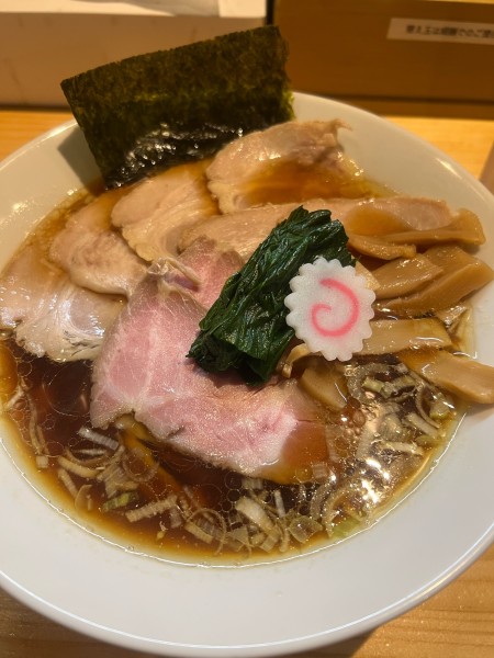 「中華蕎麦醤油　手揉み　肉マシ」@麺道 六善の写真