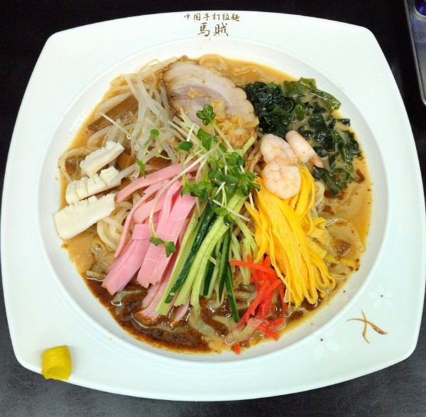 「馬賊冷やし 1400円」@中国手打拉麺 馬賊 日暮里店の写真