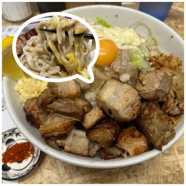 「塩汁なし850円シン・オーション豚マシ200円野菜以外全マシ」@自家製麺 まさき（非乳化） 2号店の写真