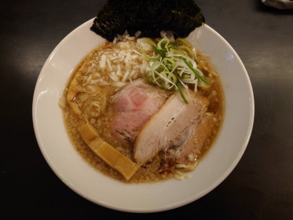 「背脂煮干しラーメン」@逢坂製麺の写真