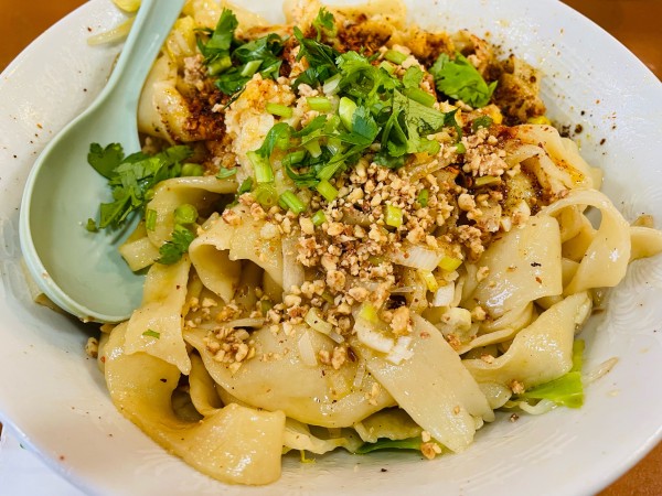 「油潑麺 880円 大盛 100円」@亀戸刀削麺の写真