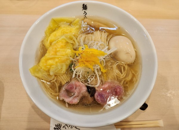 「ゆず塩SOBA味玉　海老わんたん」@麺うらたの写真