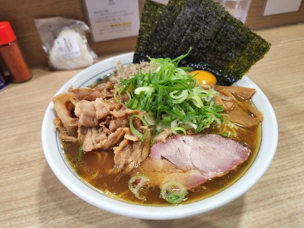 「悪だくみ」@覆めん 花木の写真