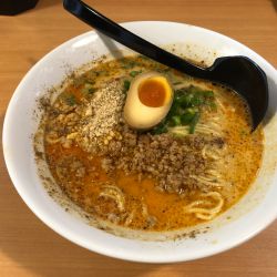 味噌担々麺 900円