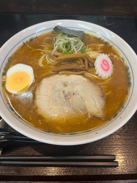 「特製中華そば(1130円)+大盛(150円)」@大勝軒 本庄店の写真