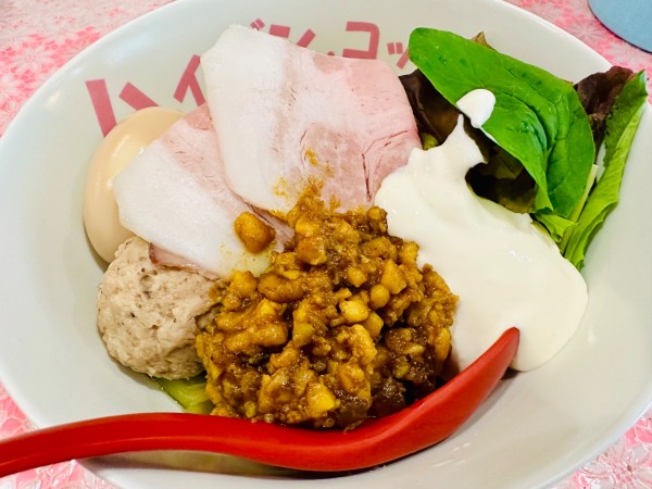 「【限定】夜遊び特製テンペキーマカリー×サワークリームまぜソバ」@らーめん凛々の写真