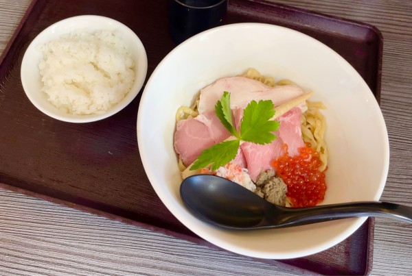 「限定 特製カニソースの北海まぜそば & 半ライス」@麺匠えにしの写真