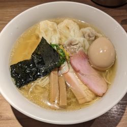 白旨にこにこワンタン麺＋味玉