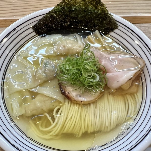 【ユーザーレビュー】ワンタン塩そば