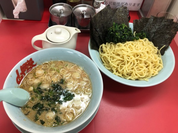 「醤油つけ麺（大盛り、海苔増し、ほうれん草増し）」@ラーメン山岡家 長野南長池店の写真