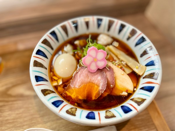 「冷やし特製わんたんえびそば+ローストポーク丼ミニ」@えびそば 緋彩の写真