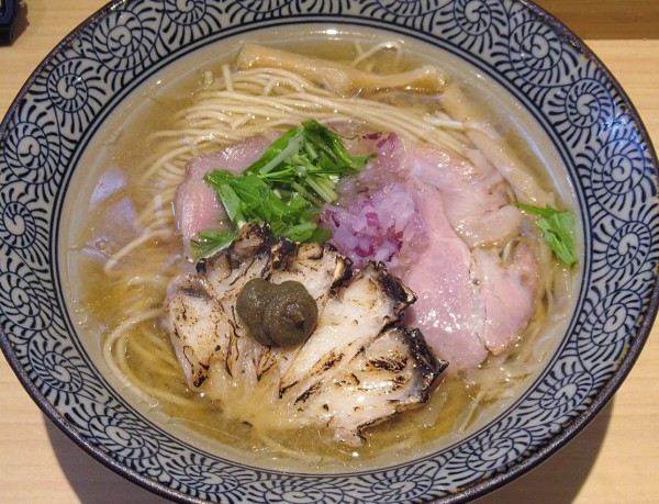 「淡麗ずわいがに中華そば（850円）」@鴨と蟹 中華そば 燈 登戸店の写真