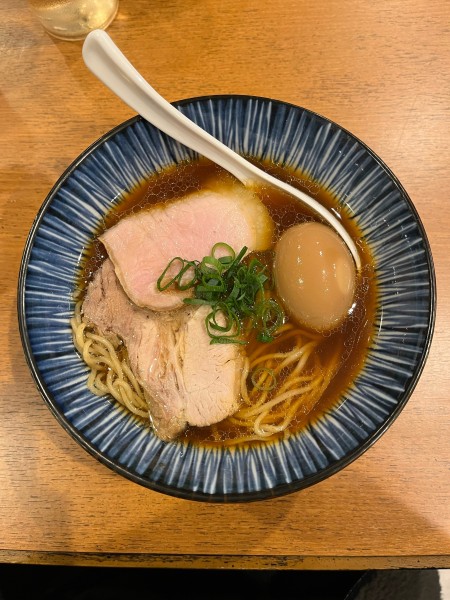 「醤油 + 味玉(サービス)」@ハちゃんラーメンの写真