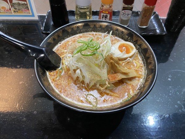 「辛味噌ラーメン(935円)」@麺や 黒助の写真