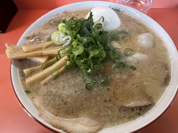 「チャーシュー・並・ネギ多め＋玉子（950＋50円）」@中華そば ほそかわ 花屋町店の写真